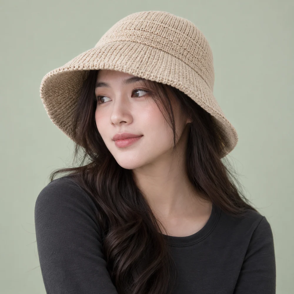Mũ tai bèo đồng phục len mềm màu be phong cách đường phố